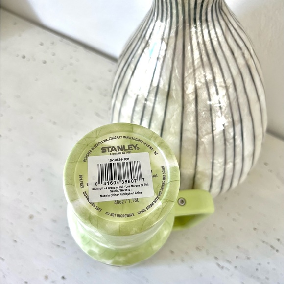 💜Stanley💜40 oz Tumbler with handle-CITRON GREEN TIE DYE-NEW! - Picture 3 of 4